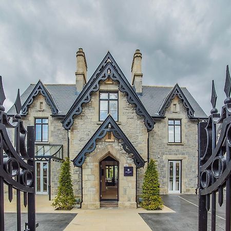 Cae Court Hotel Bridgend  Eksteriør bilde