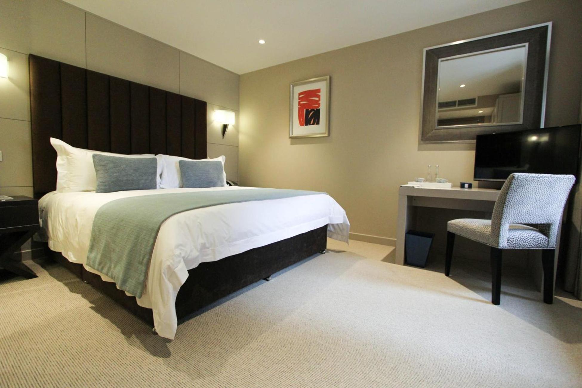 Cae Court Hotel Bridgend  Eksteriør bilde