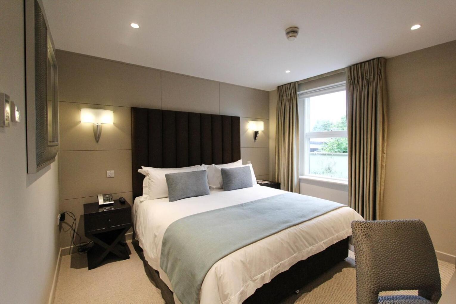 Cae Court Hotel Bridgend  Eksteriør bilde