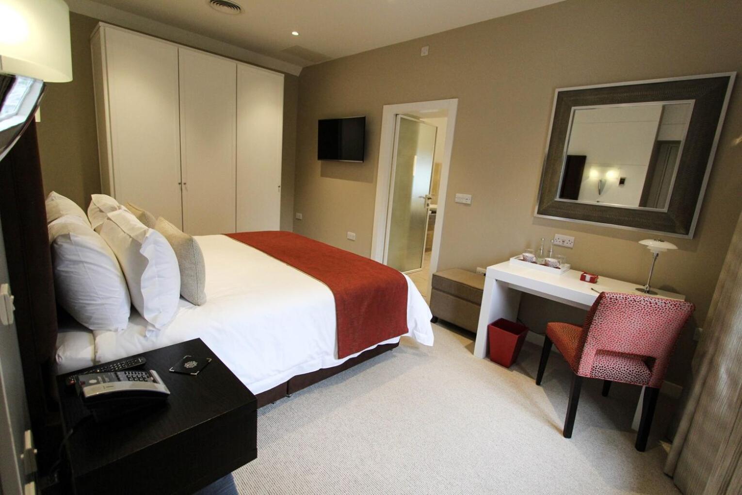Cae Court Hotel Bridgend  Eksteriør bilde